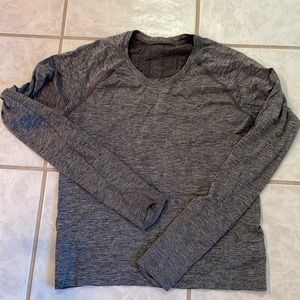 LULULEMON SWIFTLY - size 8
